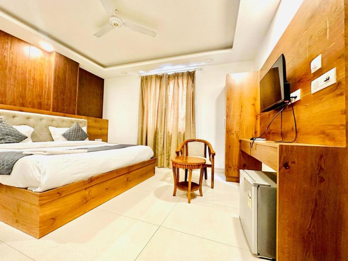 Glace Airport Near Igi Airport New Delhi