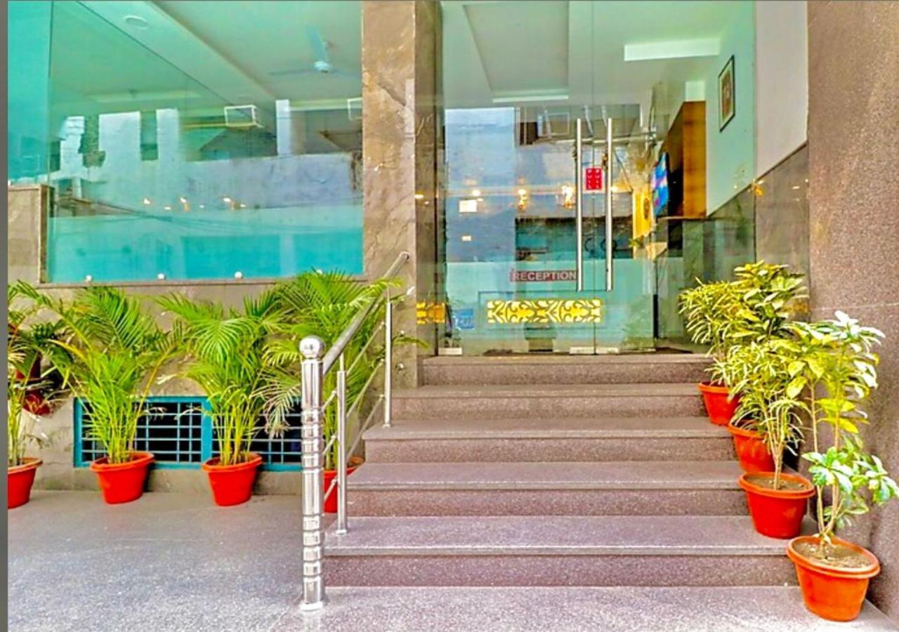 Glace Airport Near Igi Airport Hotel
